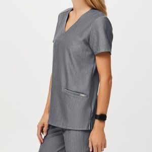 Figs Casma Three-Pocket Scrub Top